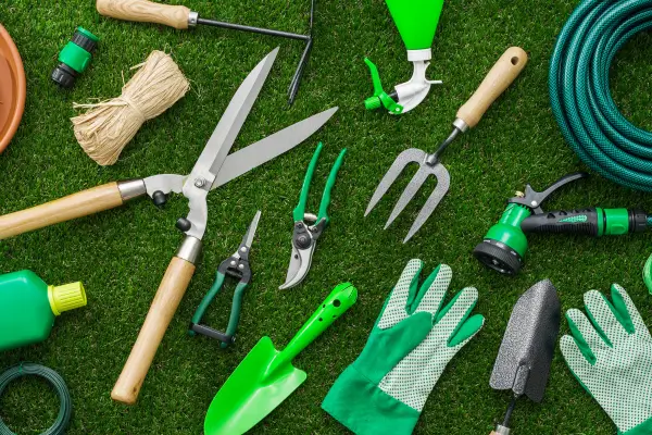 Comparativo de Equipamentos para Jardinagem Urbana: O Que Vale a Pena Investir